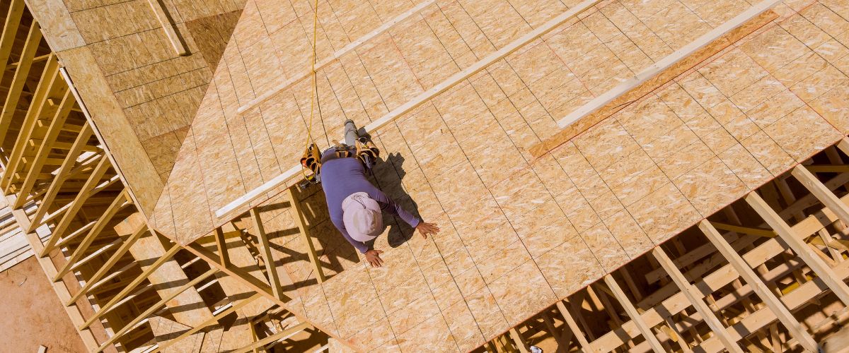 Best Roofing Boots 2026: Stay Safe on Steep Slopes & Metal Roofs
