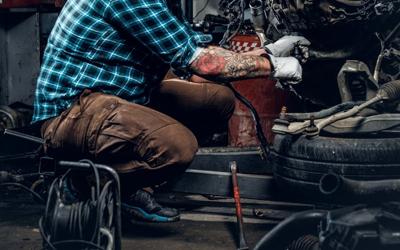 Best Work Boots for Mechanics: Stay Safe on Oily Shop Floors All Day