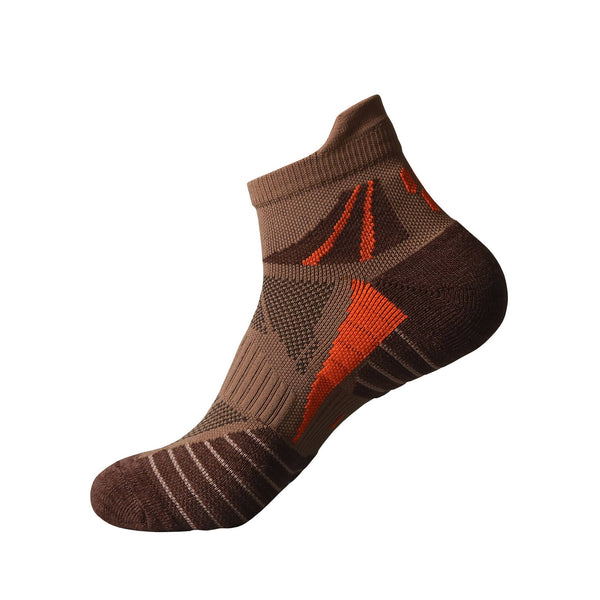 Brown tennis ankle socks with breathable mesh and cushioned heel for court comfort.