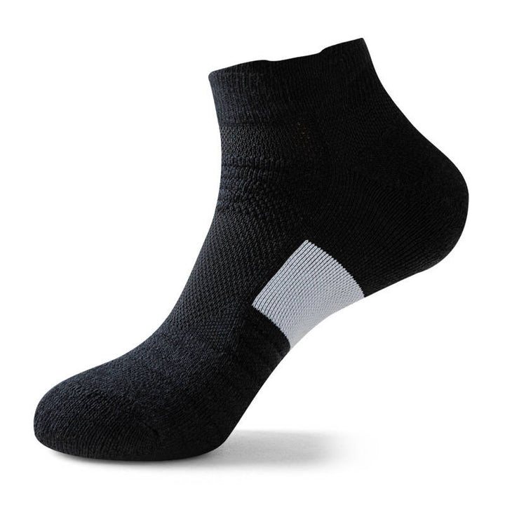 Black cushioned socks for walking, ideal for all-day comfort and reducing foot fatigue.